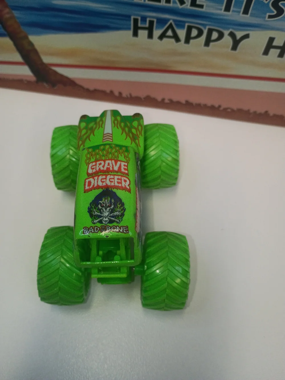 Monster Jam Grave Digger 1:64 Scale Green Body Green Tires
